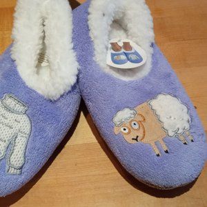 Snoozies Sheep and Sweater Ladies Slippers Med. 7-8